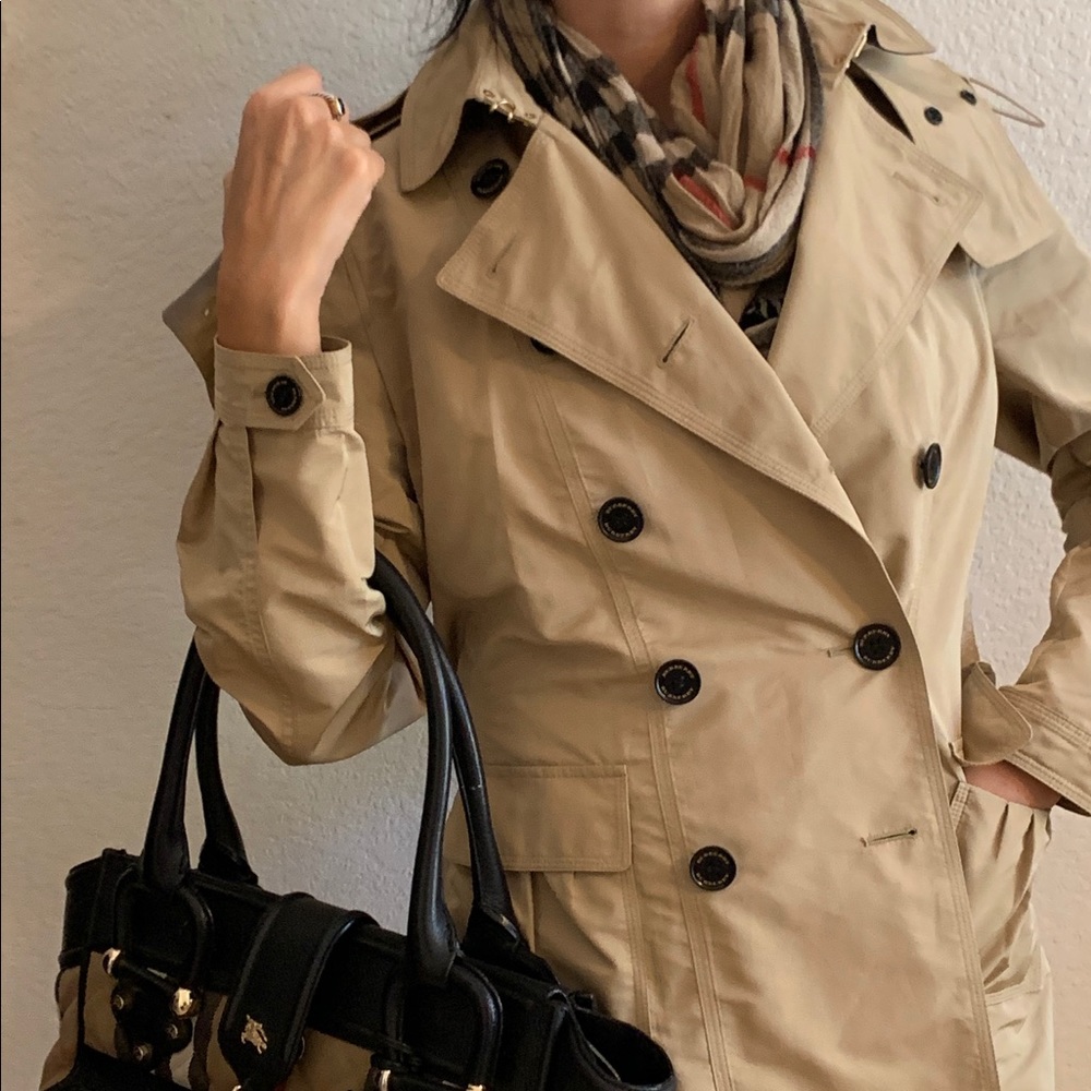 Burberry Authentic New Raincoat - Picture 1 of 15